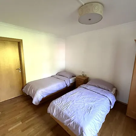 Select 8 Kaprun Fürth By Jara Piesendorf